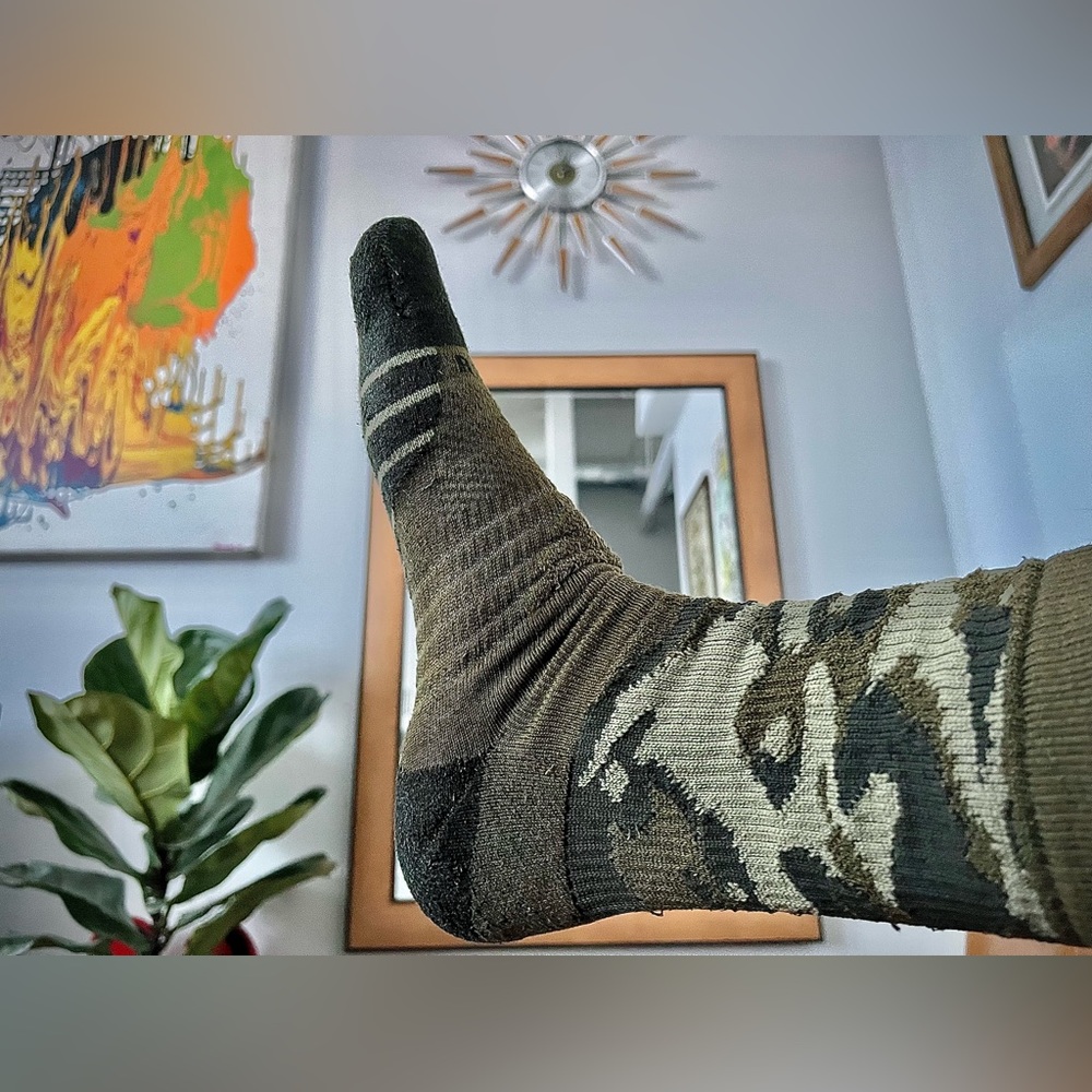 Green Nike camo dri fit athletic socks size large